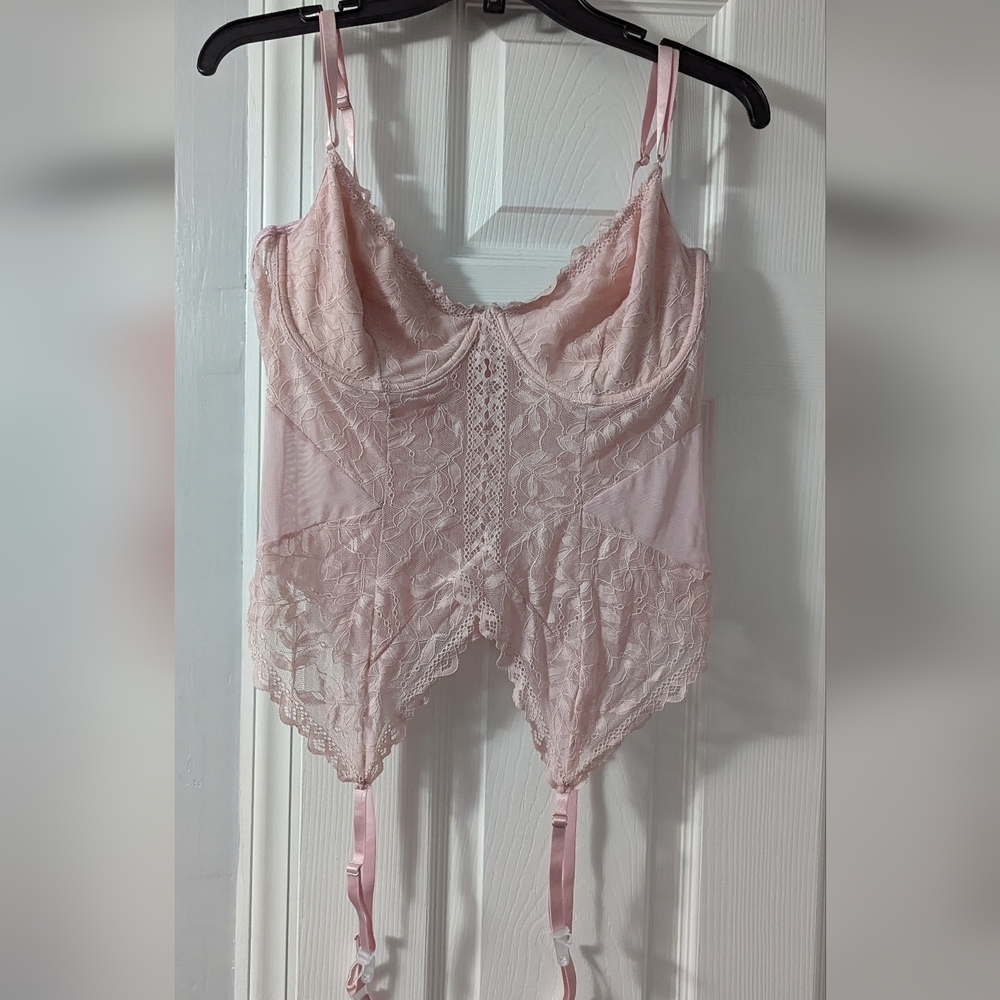 NWT With garter clips and matching thong